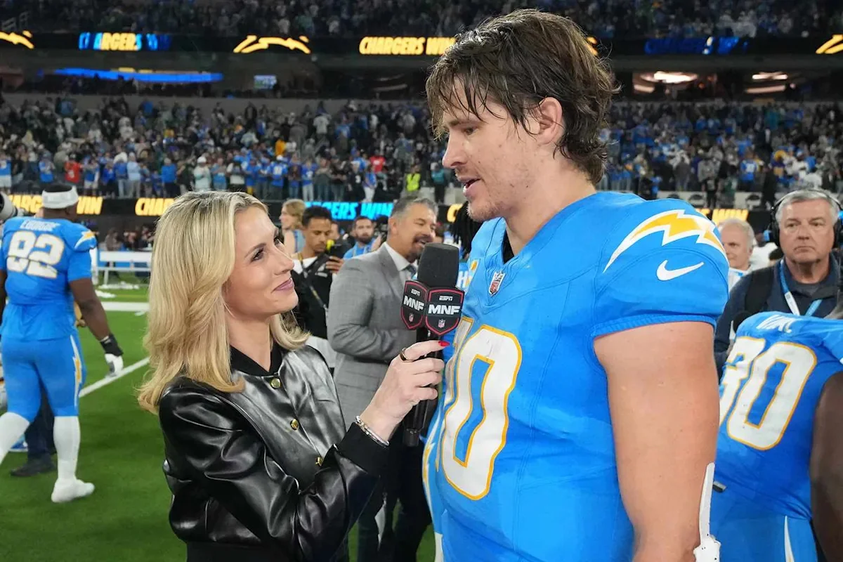 Chargers Justin Herbert Called Rude for Awkward In 20251210 205517