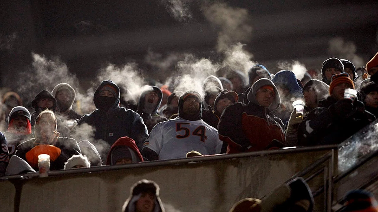 Chicago Bears host Cleveland in frigid temps Here 20251214 144431