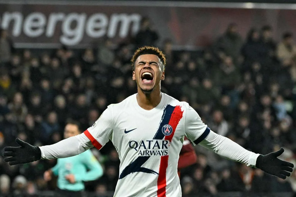 PSG notch narrow win away at Metz to return to top 20251213 221327