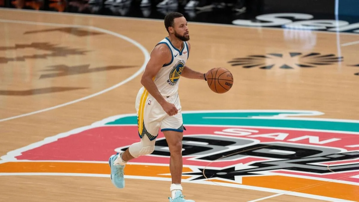 Warriors vs Mavericks odds prediction line start t 20251225 232224