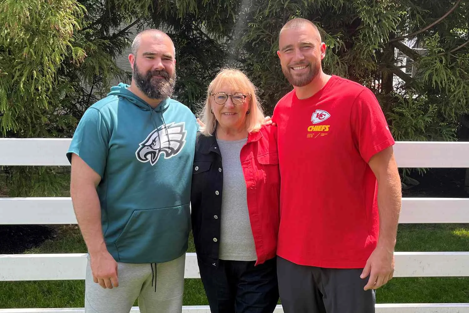 Donna Kelce Takes A Dig At Travis And Jasons Ex Gi 20260109 043806