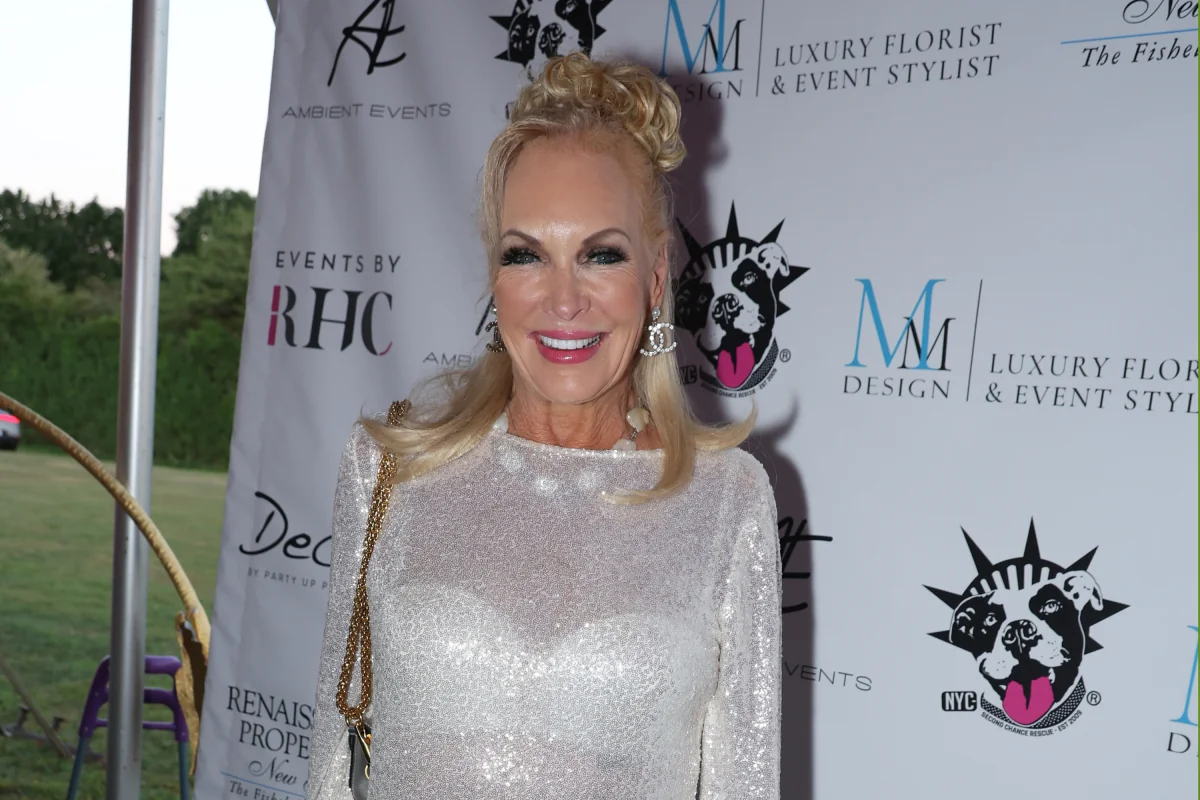 Ivana Trumps Best Friend Allegedly Escorted Away F 20260101 204002