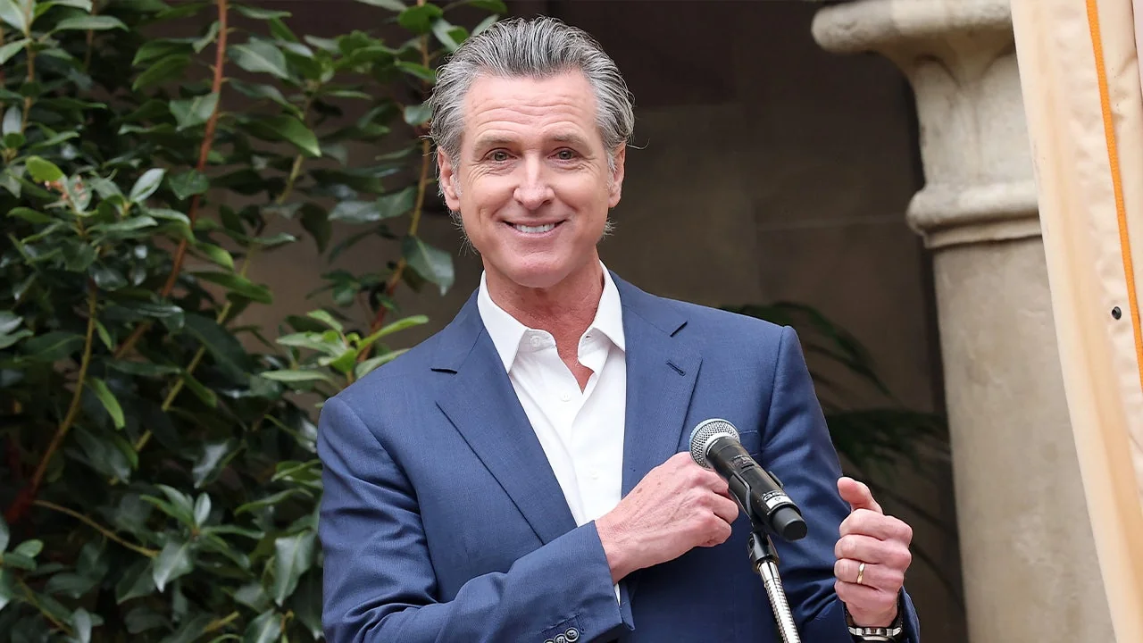 Newsom defies Trump administration declares free p 20260119 060932