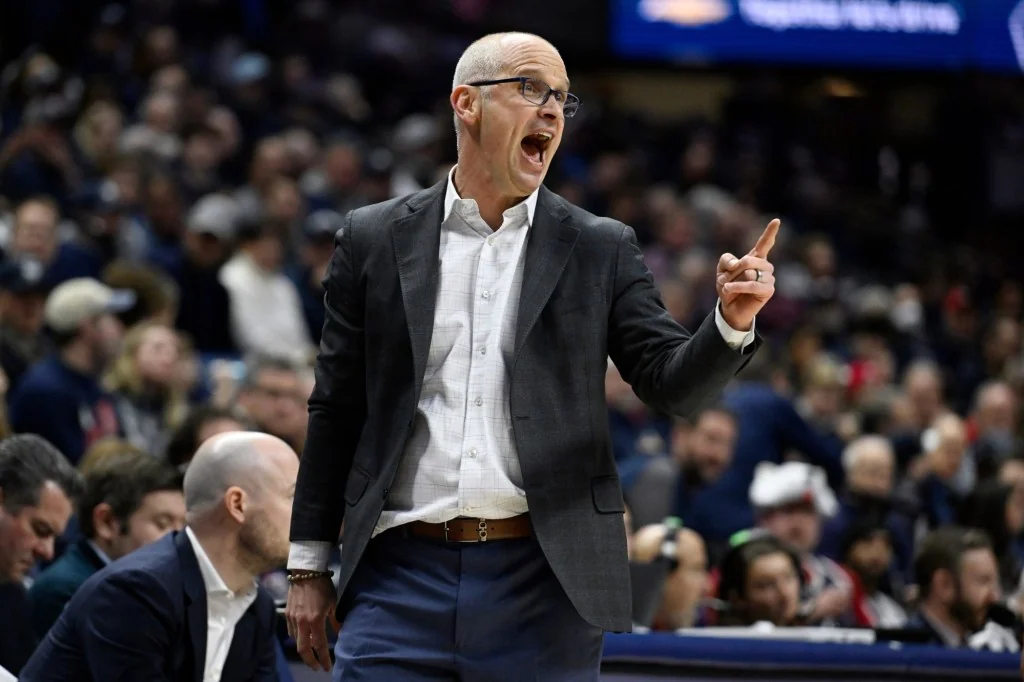 No 4 UConn mens basketball hosts DePaul with chanc 20260110 194000