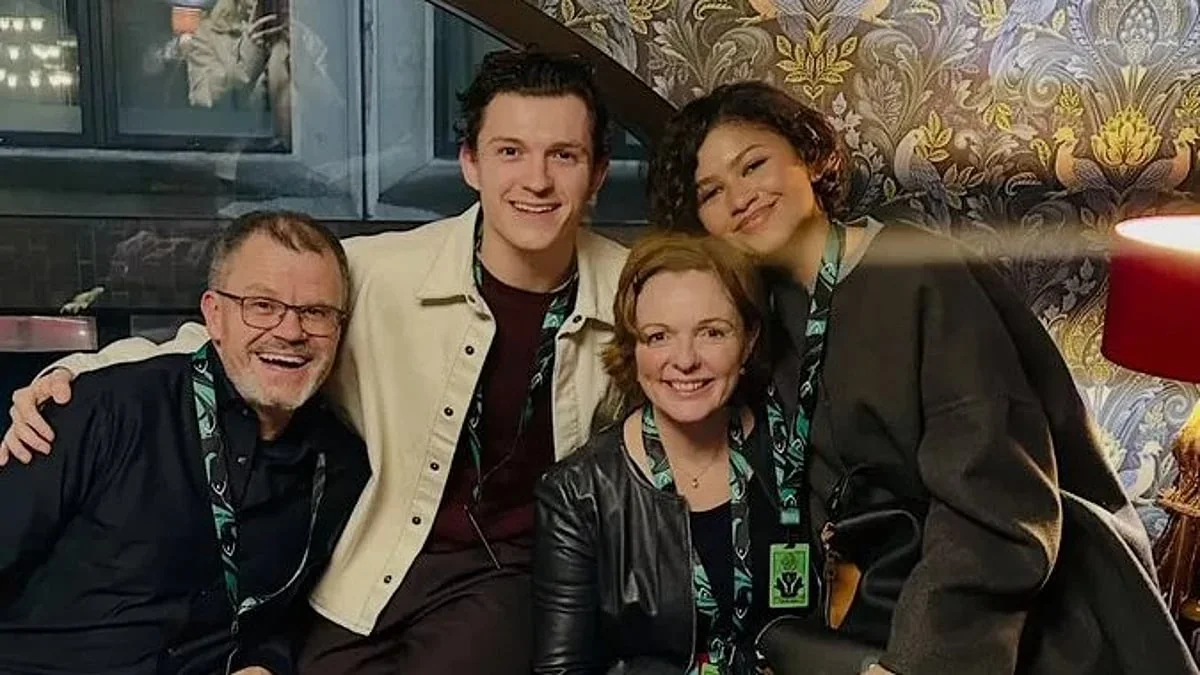 Zendaya And Tom Holland Skip The Golden Globes Fue 20260120 232314