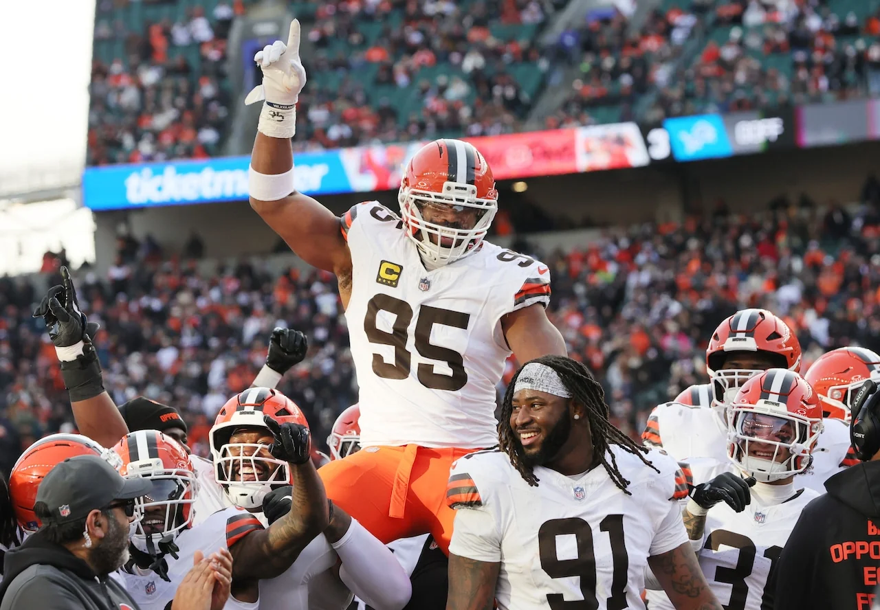 Browns Myles Garrett reveals to Jimmy Fallon why h 20260206 043217
