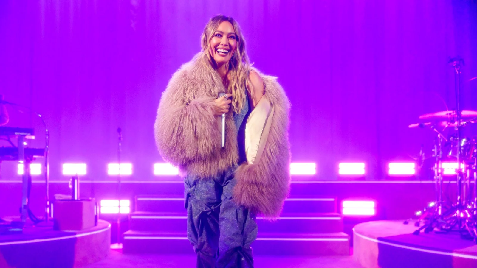 Hilary Duff Announces The Lucky Me World Tour 20260212 163137