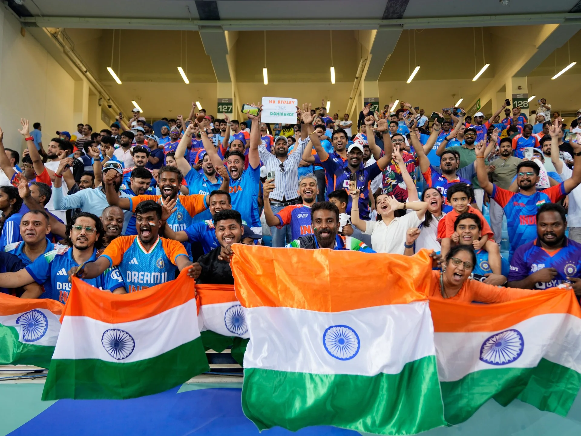 India vs Pakistan Eager fans brave surge in travel 20260214 111150