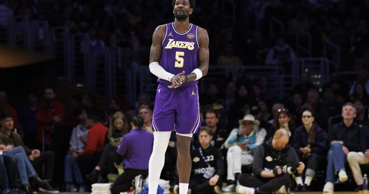 Lakers are trying to unlock the greatness in Deand 20260225 065630
