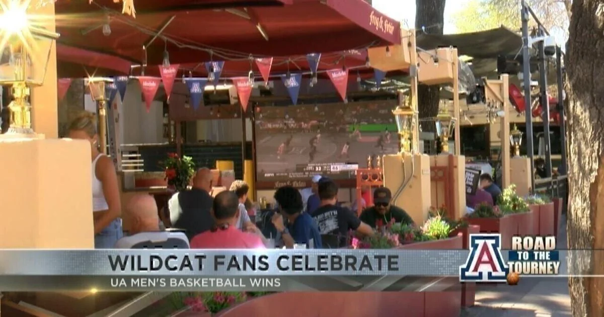 Arizona Wildcat Fans Celebrate The Big Win At Main 20260314 020400