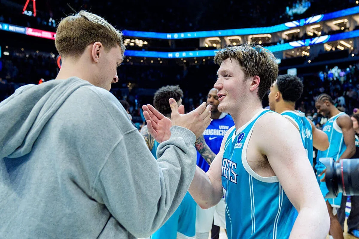 Is Kon Knueppel Now The Rookie Of The Year Favorit 20260307 020503