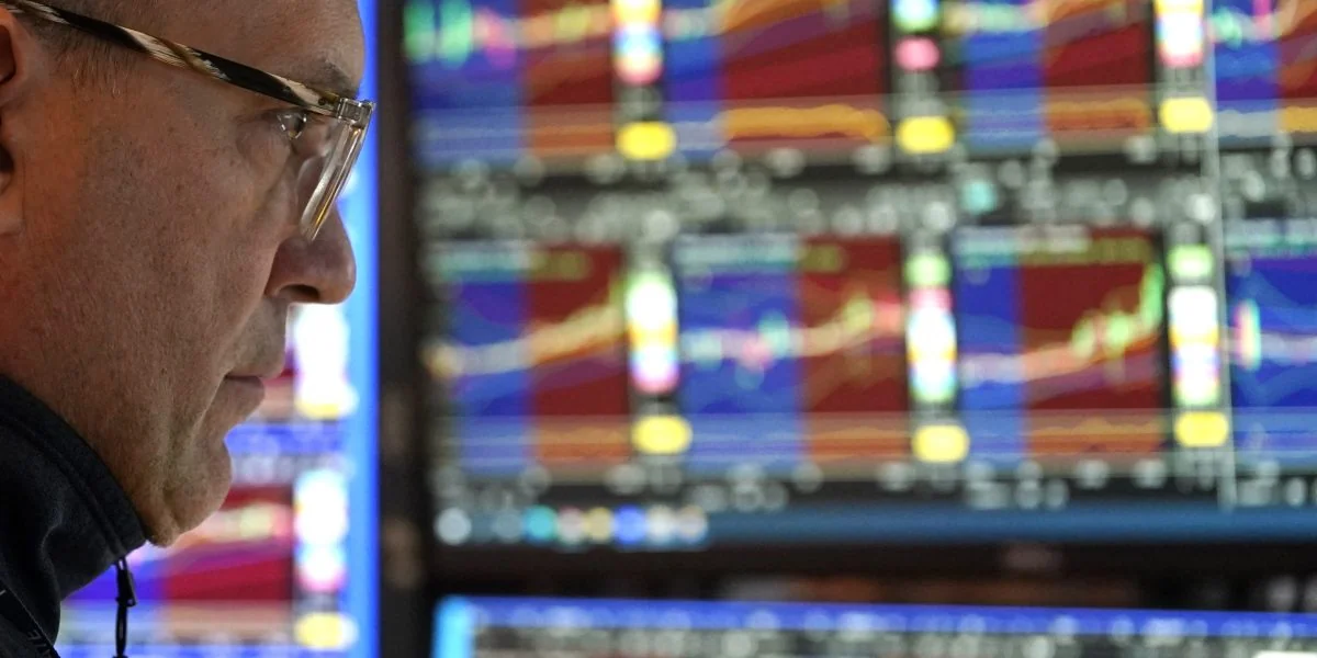 Stock market today Dow futures sink nearly 400 poi 20260302 063712