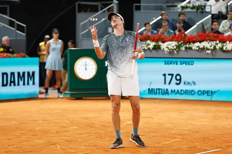 19Yo Atp Star Loses Cool Receives Warning After Sm 20260525 100510