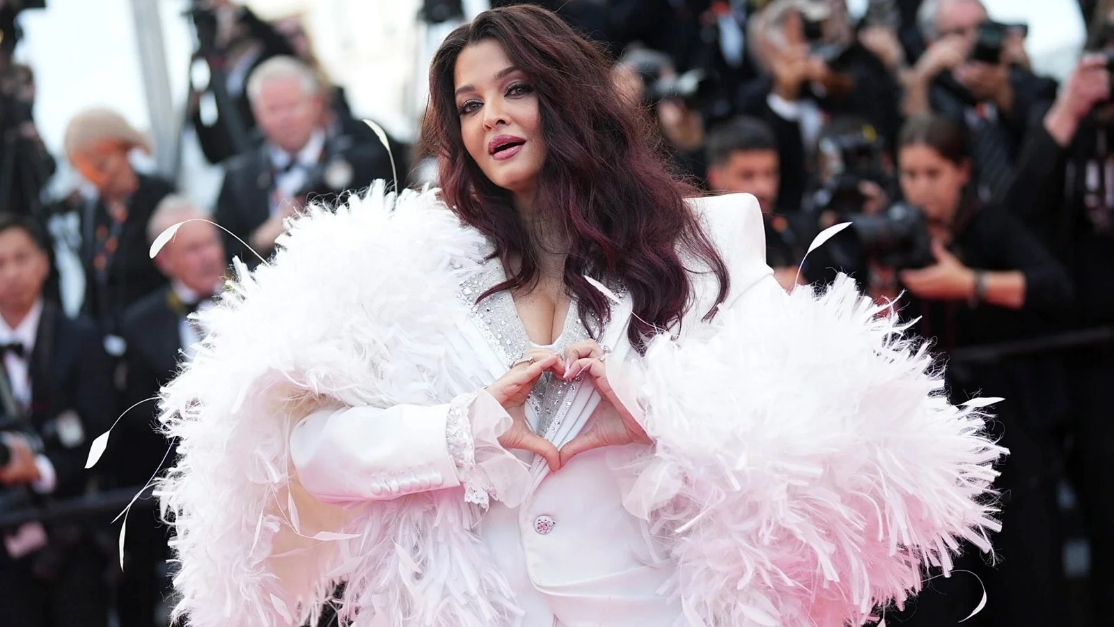 Aishwarya Rai Bachchan closes Cannes 2026 in feath 20260524 080942