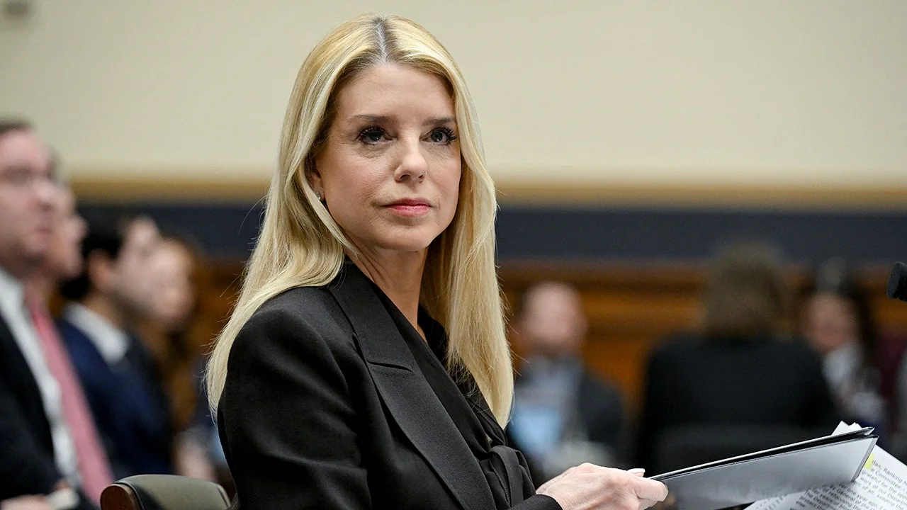 Pam Bondi diagnosed with thyroid cancer weeks afte 20260527 075213